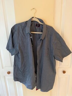 UNTUCKit Chambray Blue / grey Short Sleeve Button-Up Shirt